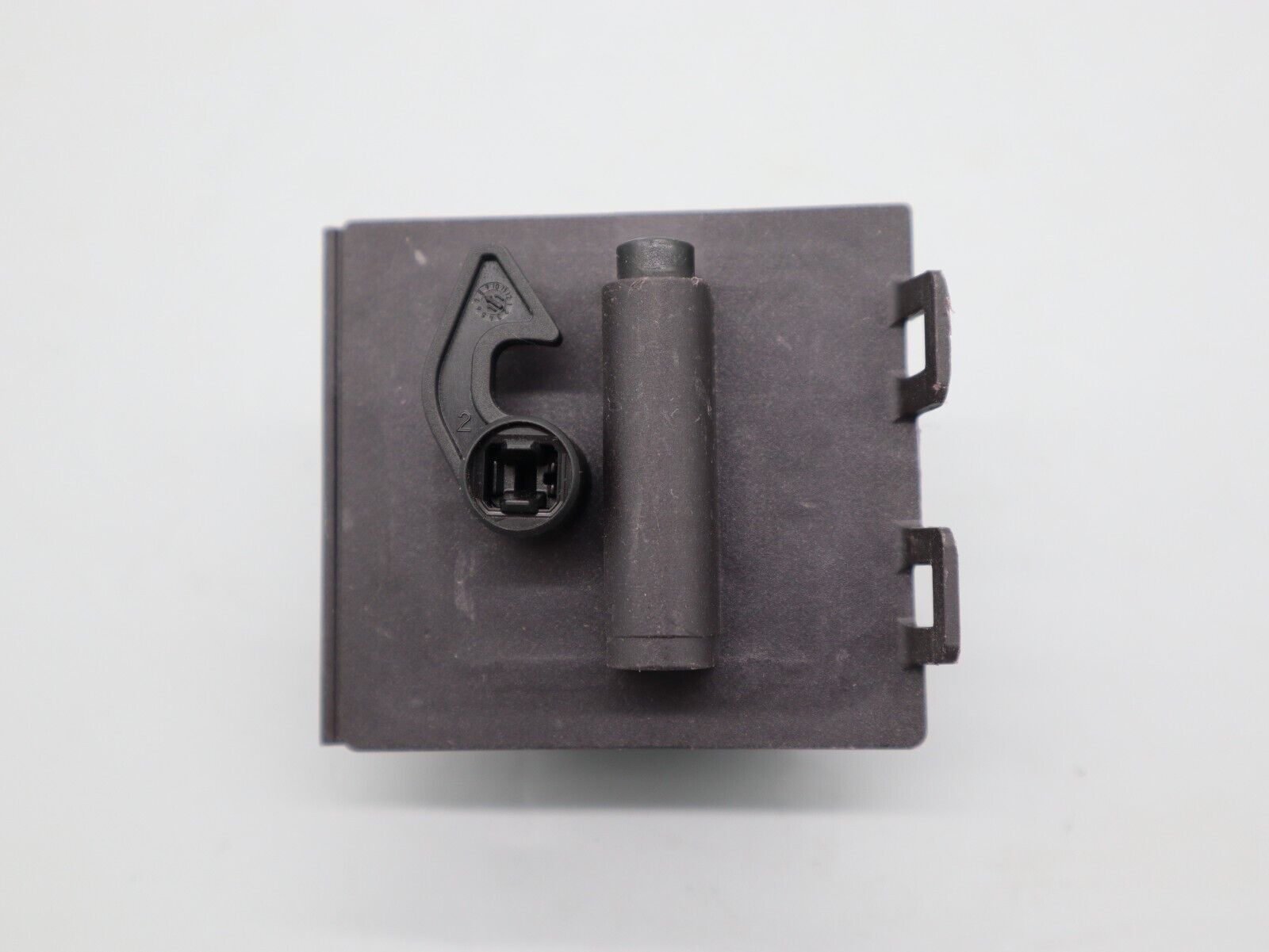 2 Micro Actuadores 6NW008.961-147 Unidad de control central.