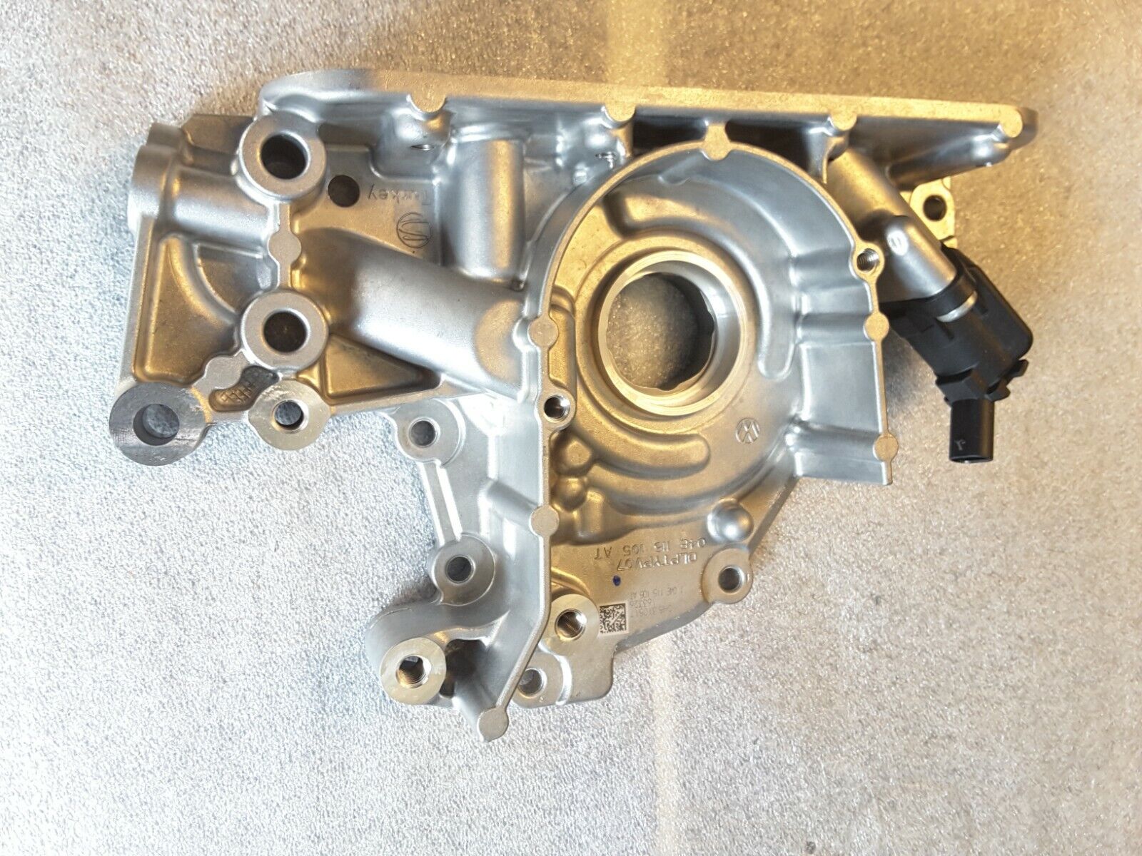 Ölpumpe Original VW, Seat, Skoda 04E115105AT NEU.