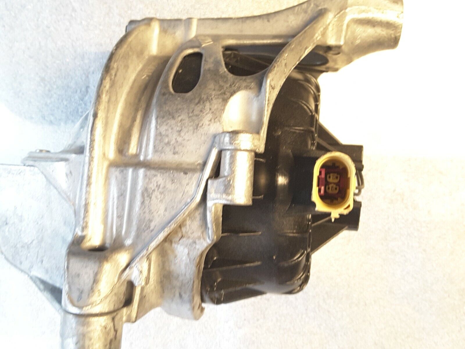 Soporte motor hidráulico lateral izquierdo Audi Q7 3.0 TDI ultra quattro tiptronic.