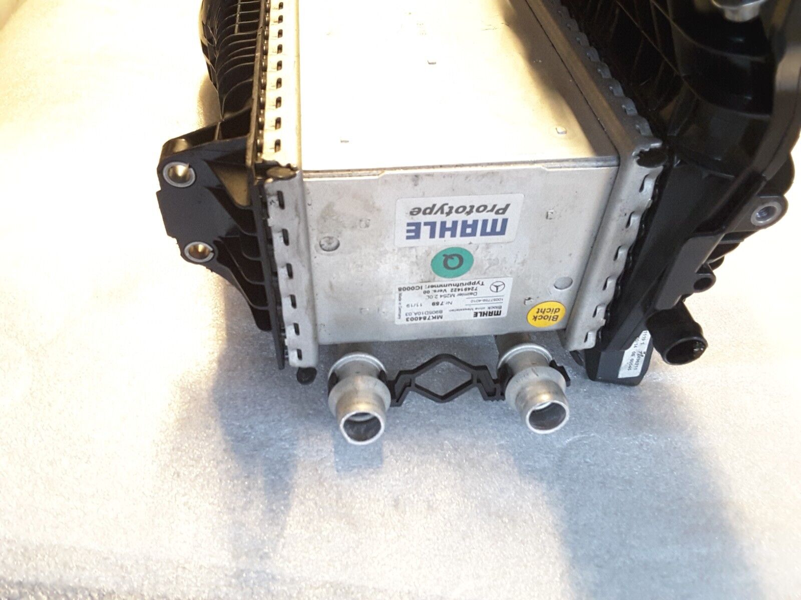 Ladeluftkühler MAHLE Original Mercedes Benz A2540903700, MK784003