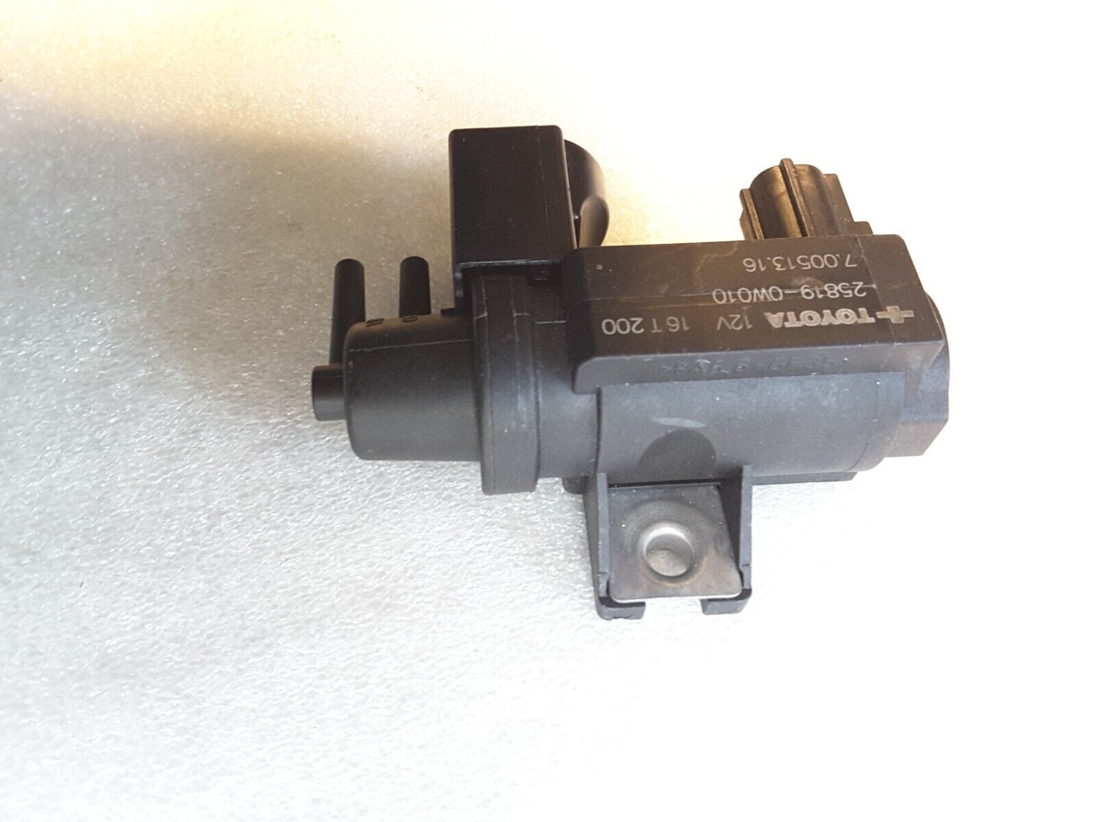 Unterdruckventil Original Toyota Pierburg 7.00513.16 70051316 25819-0W010 Neu.