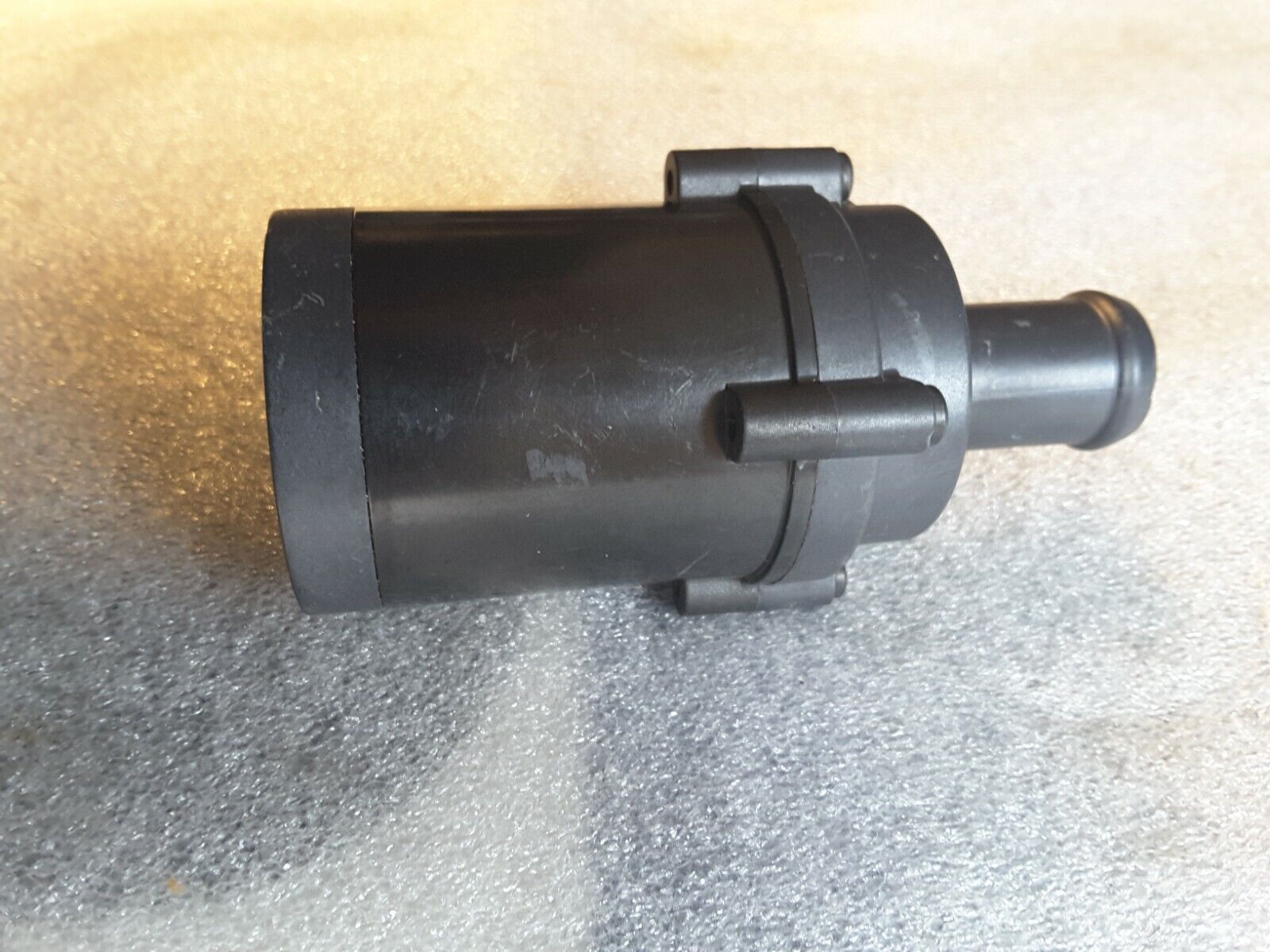 Wasserumwälzpumpe Standheizung Origi. PIERBURG 7.10101.09.0 VOLVO V40 525 ,526