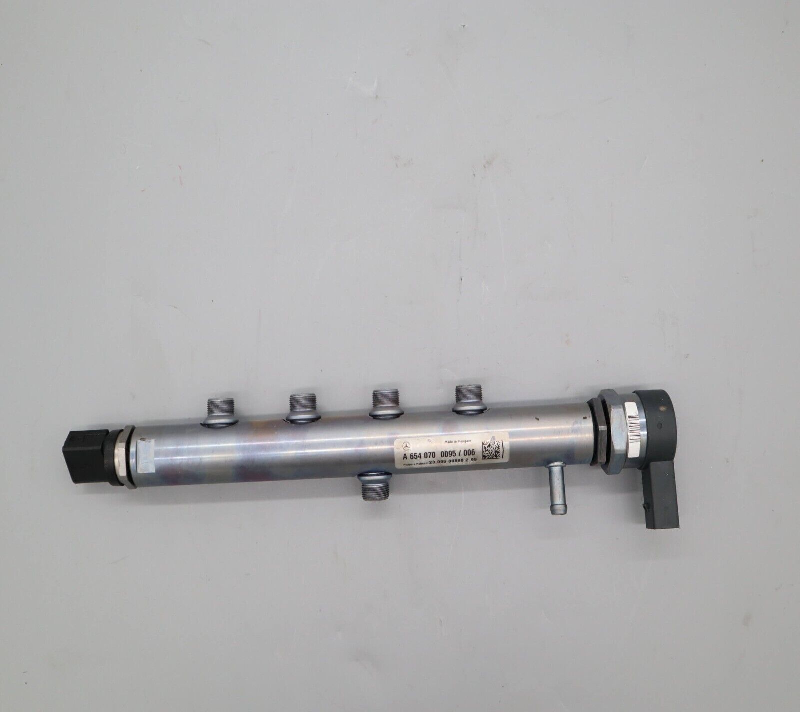 Kraftstoffverteiler Mercedes-Benz OM654 A6540700095 Drucksensor A6540780049 Neu.