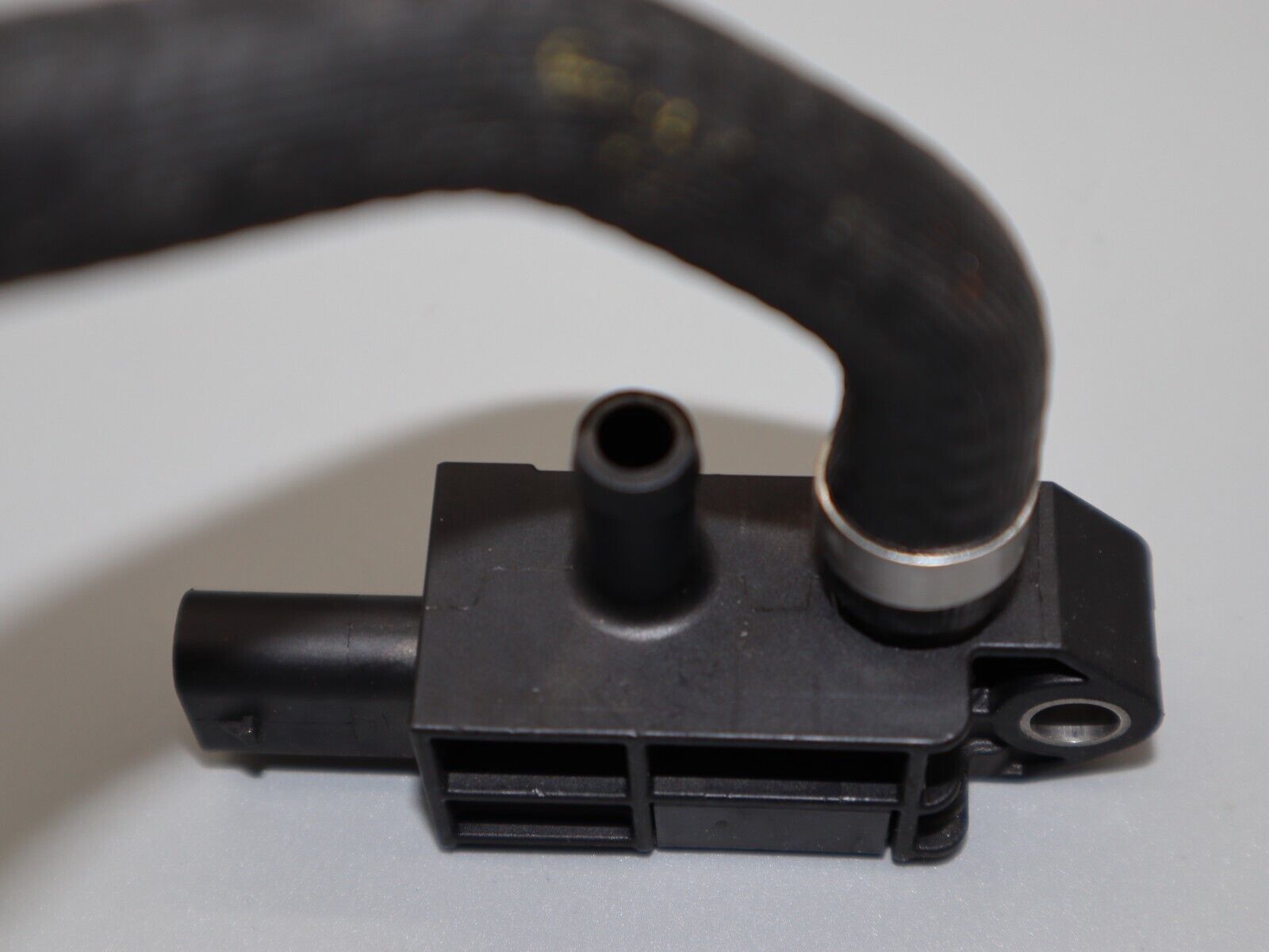 Abgasdruck Sensor Differenzdrucksensor Original Mercedes A0009057413 NEU