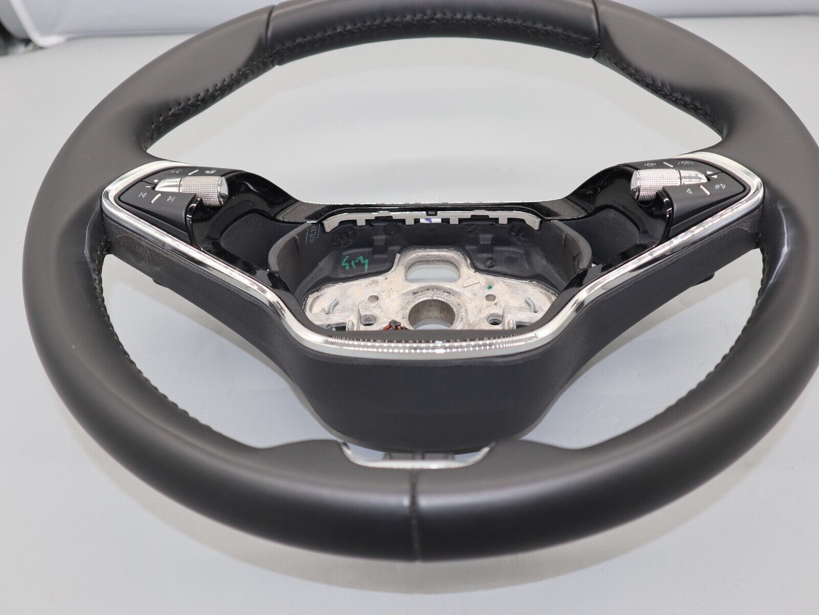 Volante multifunción original Skoda Octavia IV 5E3 con calefacción 5E3419093AT.