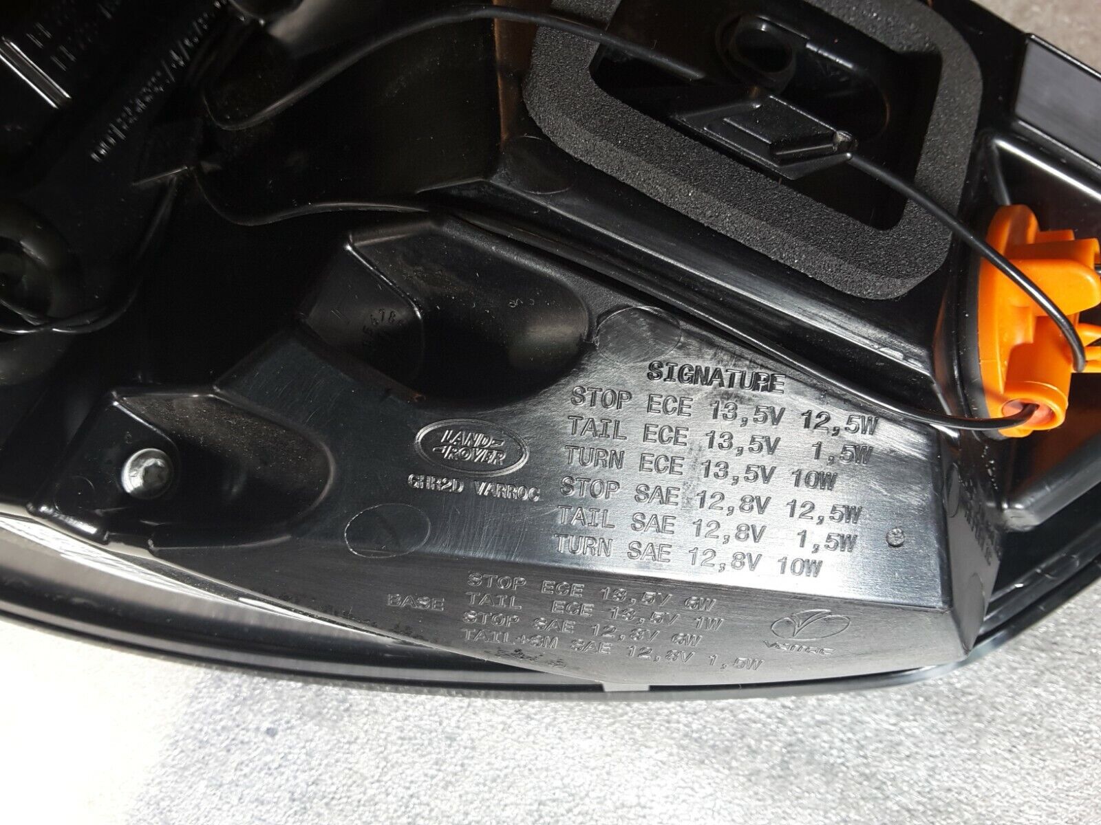 Luz trasera Land Rover Discovery Sport trasera izquierda FK72-13405-AG NUEVA.