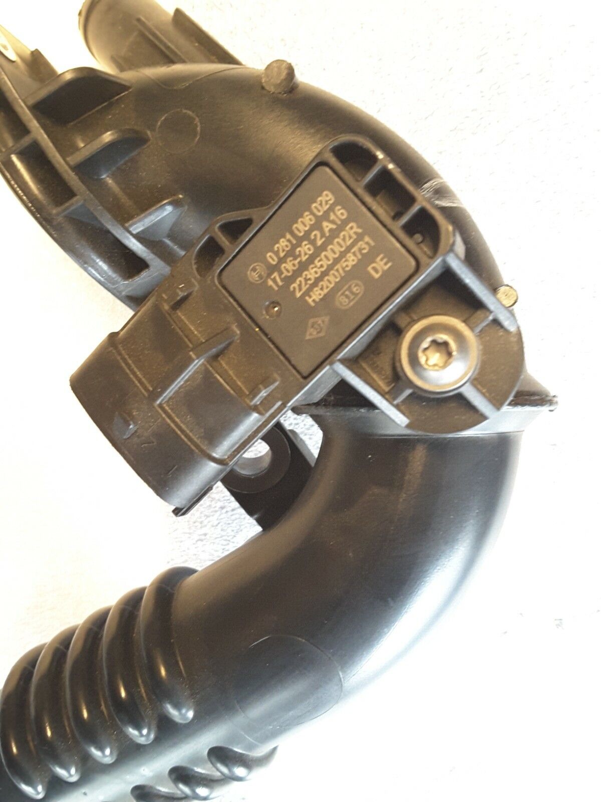 Ladeluftschlauch Original RENAULT Clio, Nissan Pulsar C13 104954A NEU.