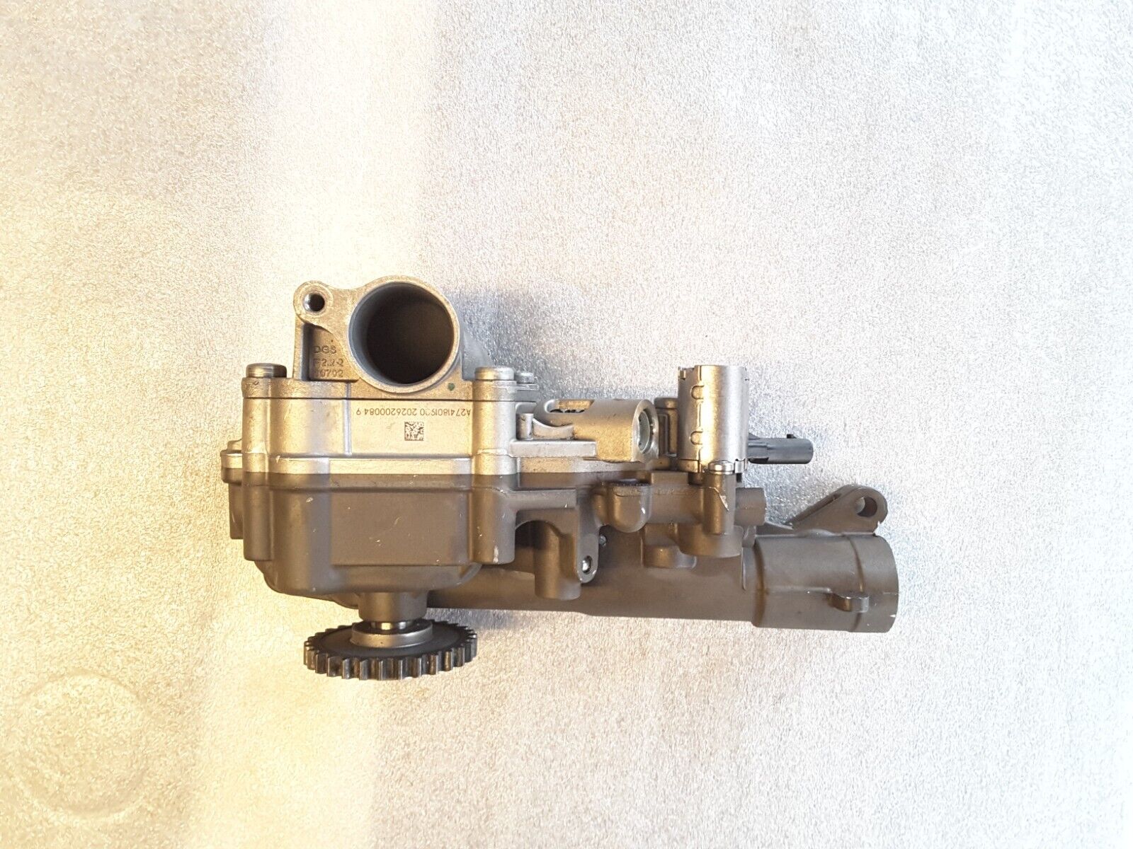 Bomba de aceite original Mercedes W176 A180 R2701810701, A2741801900