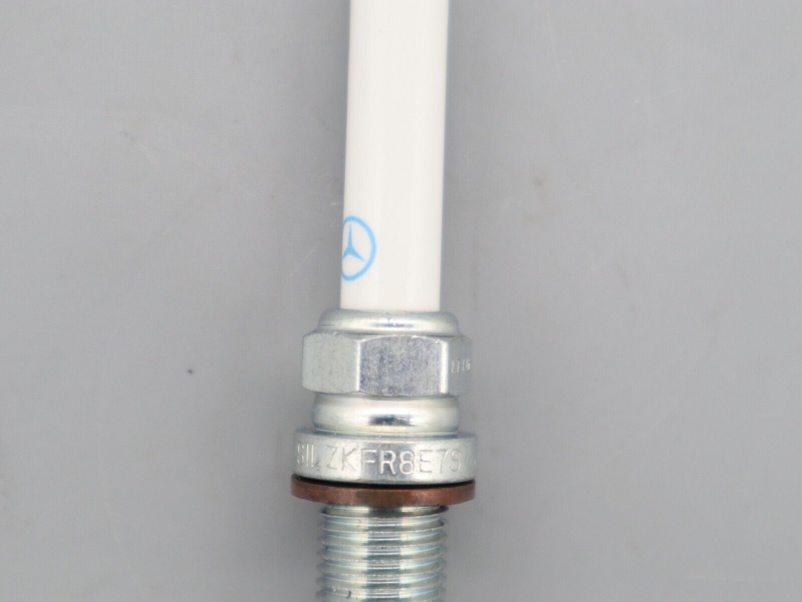 Zündkerze SILZKFR8E7S Original MERCEDES für W176, W246, W205, W212, M270, M274 Neu