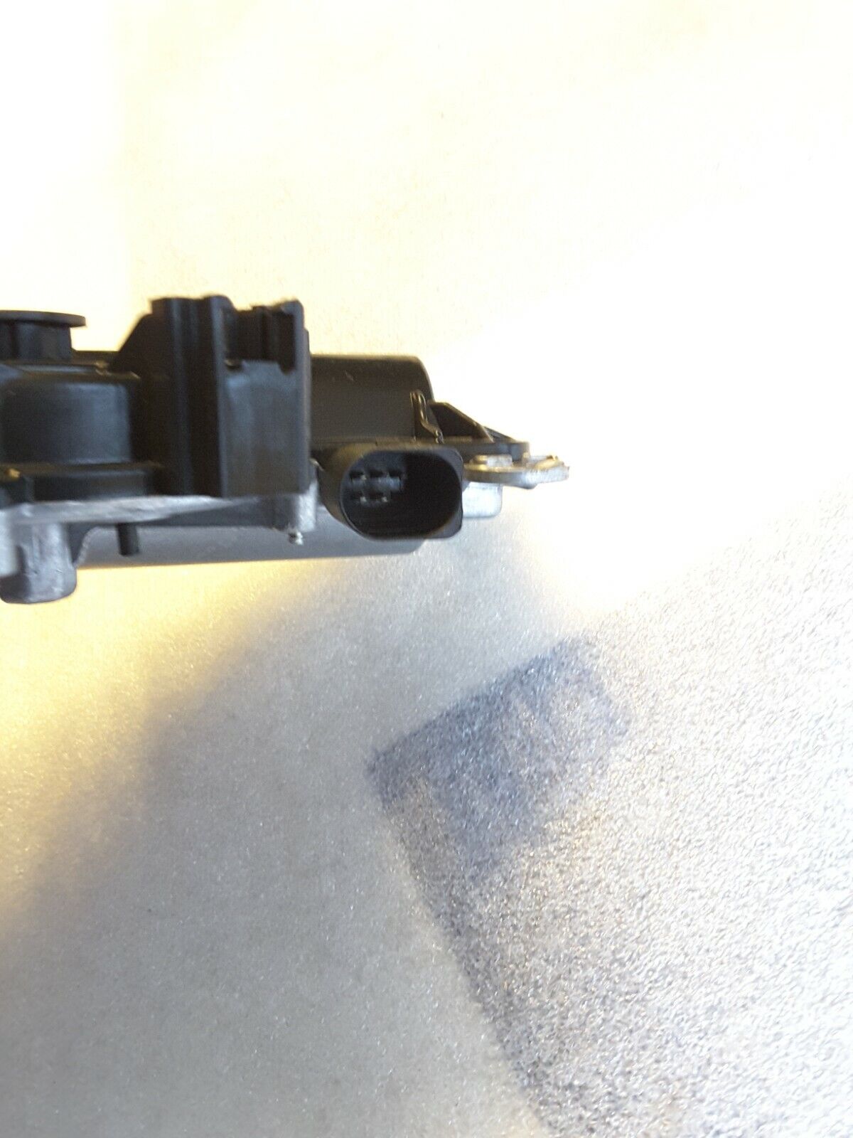 Stellmotor elektrische Zuziehilfe Heckklappe original Audi VW Touran 5TA827887A