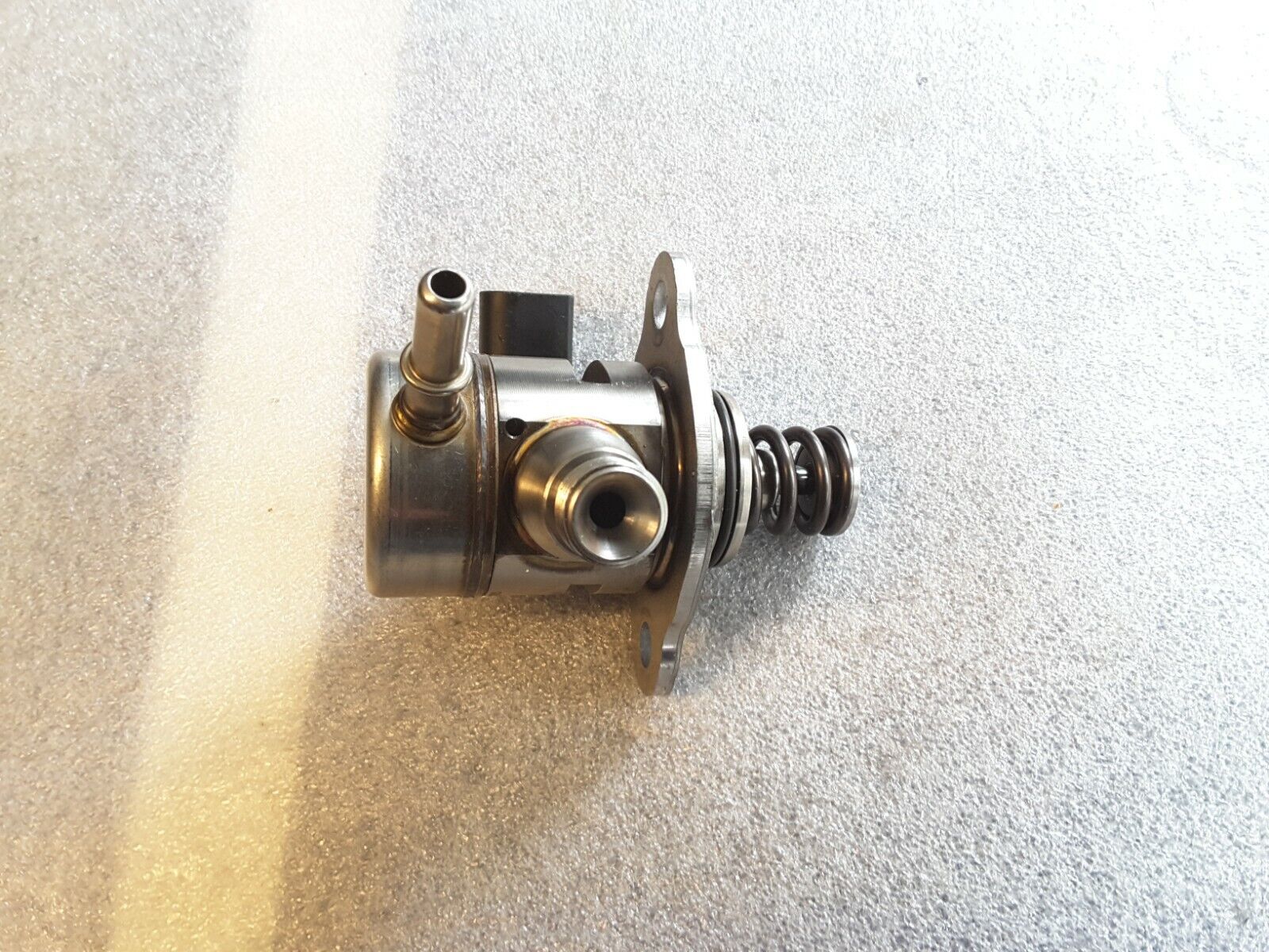 Hochdruckpumpe 05E127027, Original VW, für 1.5 TSI / TFSI Motoren, Golf 7 A3 NEU