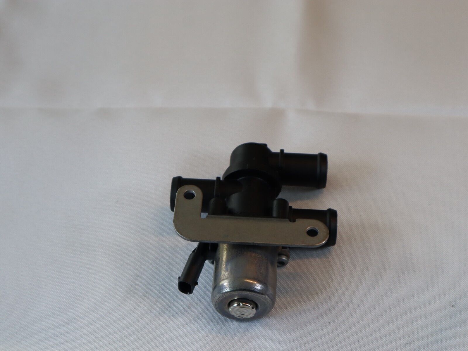 Kühlmittelkühlung Steuerventil Ventil VW Golf 8 eHybrid 5Q0906457C