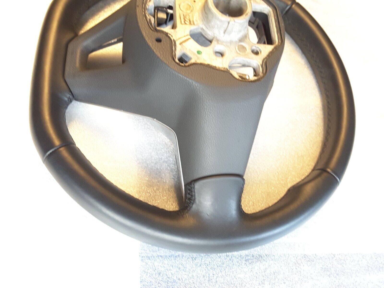 Volante multifunción con calefacción ACC VW Golf 8 VIII Cuero negro líquido.