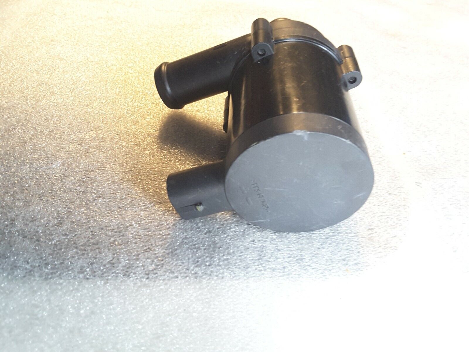 Wasserumwälzpumpe Standheizung Origi. PIERBURG 7.10101.09.0 VOLVO V40 525 ,526