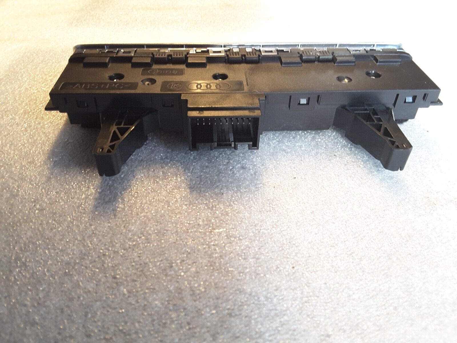 Bedienteil Panel Warnblinker Original AUDI 4J3925301B Neu.