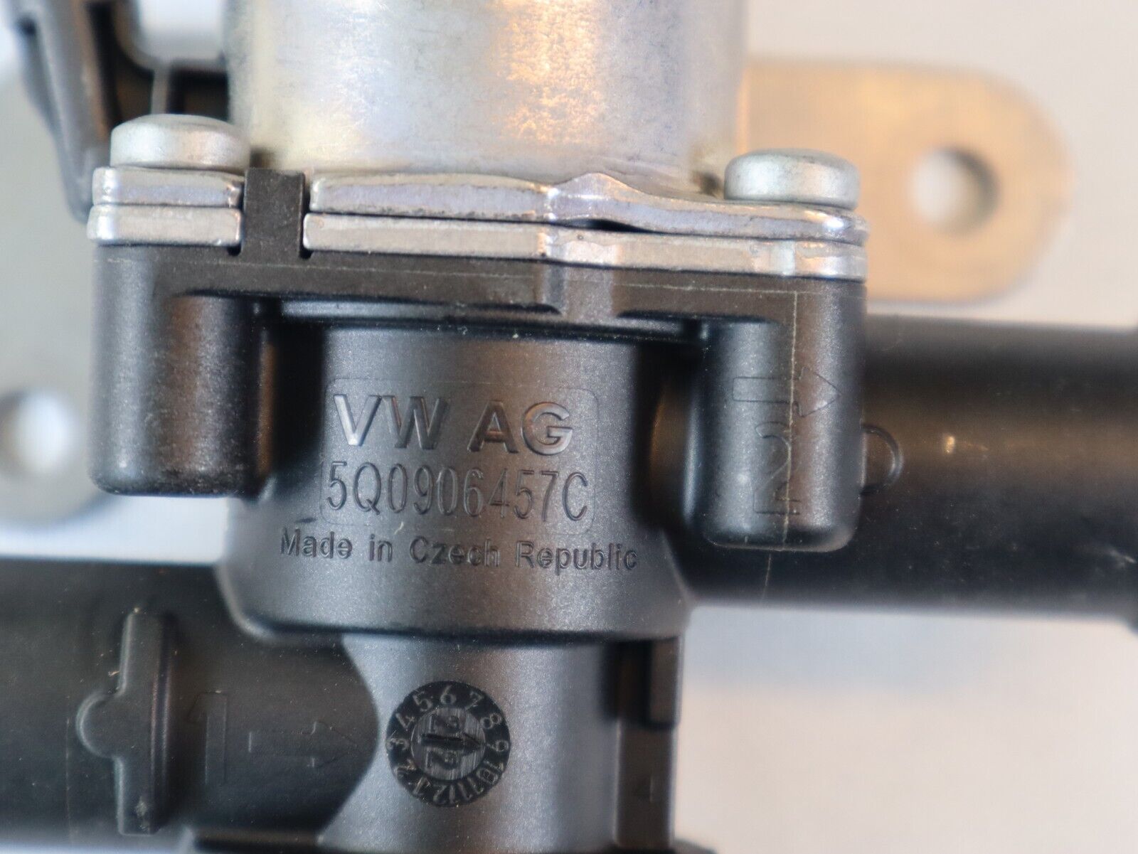 Kühlmittelkühlung Steuerventil Ventil VW Golf 8 eHybrid 5Q0906457C