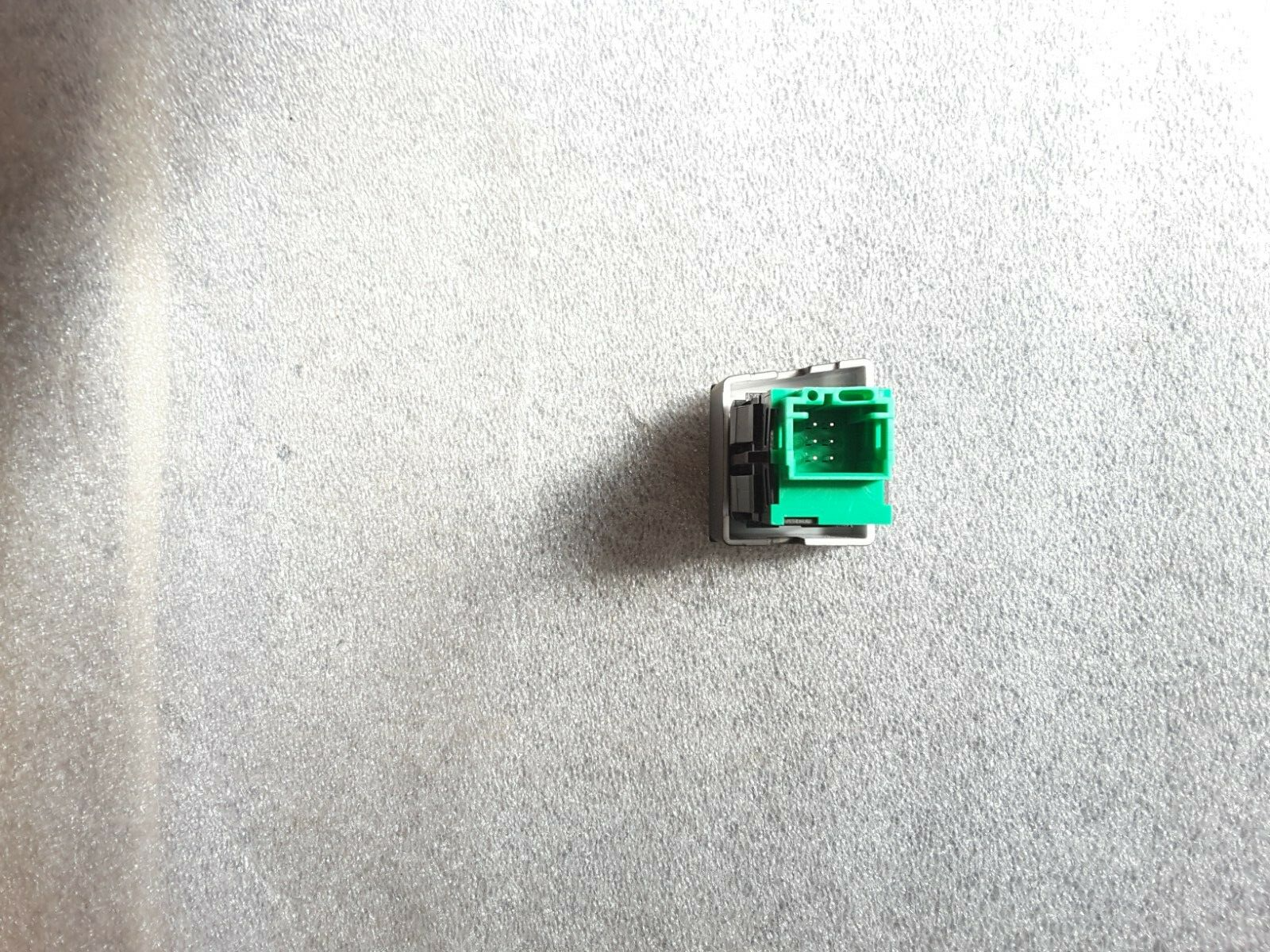 Zentral Türschloss Schalter Knopf Peugeot 508 SW , LHD Innen 96770413ZE NEU.