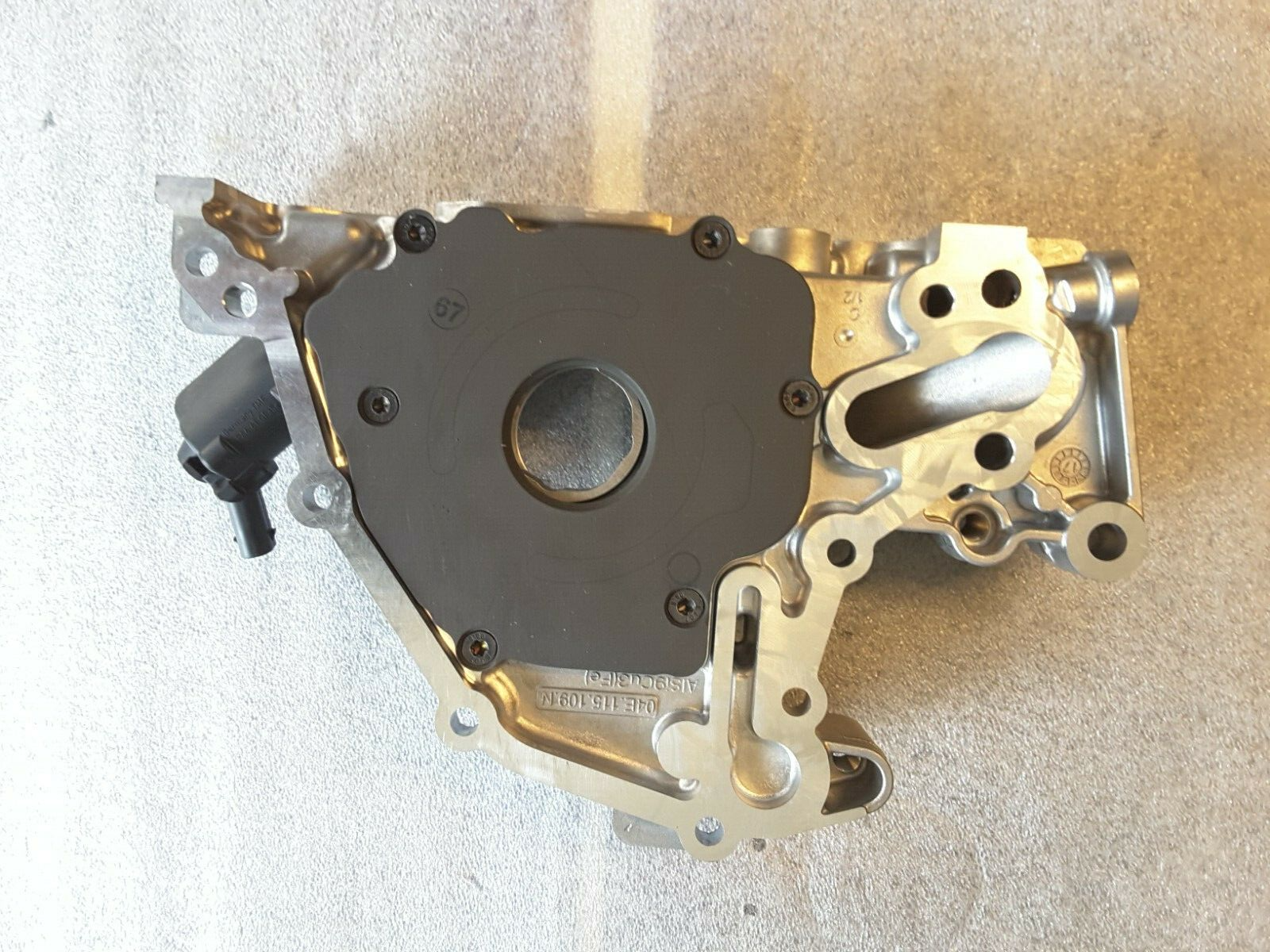 Ölpumpe Original VW, Seat, Skoda 04E115105AT NEU.