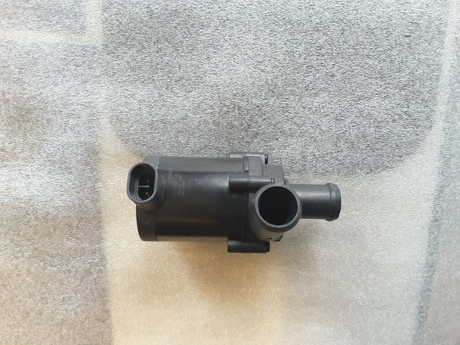 Wasserumwälzpumpe Standheizung Origi. PIERBURG 7.10101.09.0 VOLVO V40 525 ,526