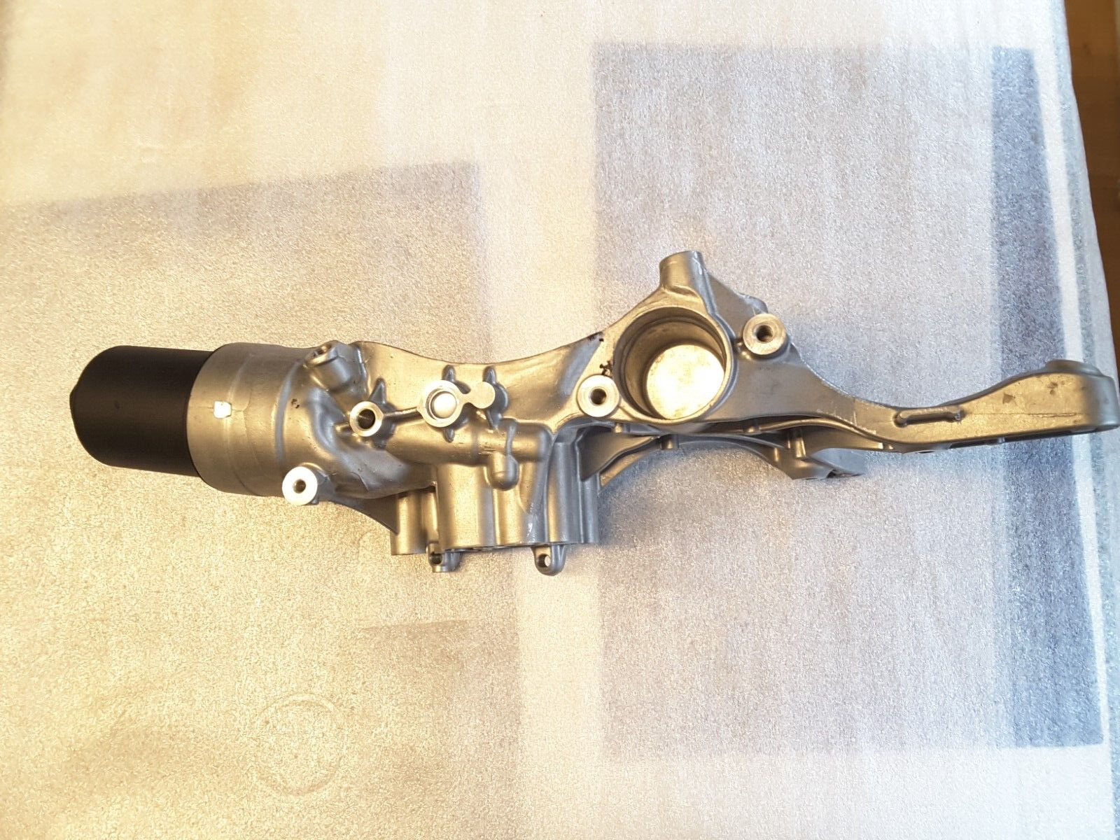 Carcasa de filtro de aceite original Audi Q3, 06K903143 8U 2.0 TFSI, A4 B7 2.0 TFSI