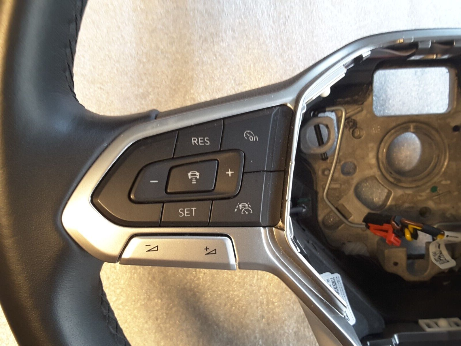 Volante multifunción con calefacción ACC VW Golf 8 VIII Cuero negro líquido.