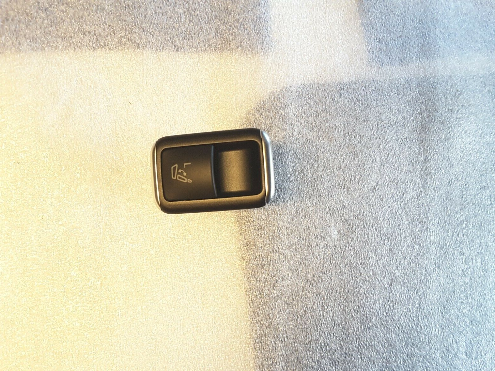 Schalter Sitz Original Mercedes X166 GL GLS 3.Reihe Klappsitz A1668201210 NEU.