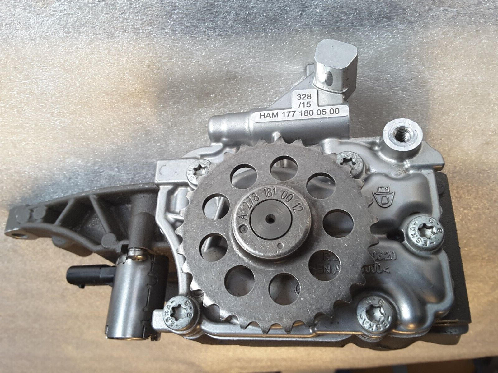 Ölpumpe Original Mercedes Benz W207 E350 R350 S400 SLK350, R2781810620