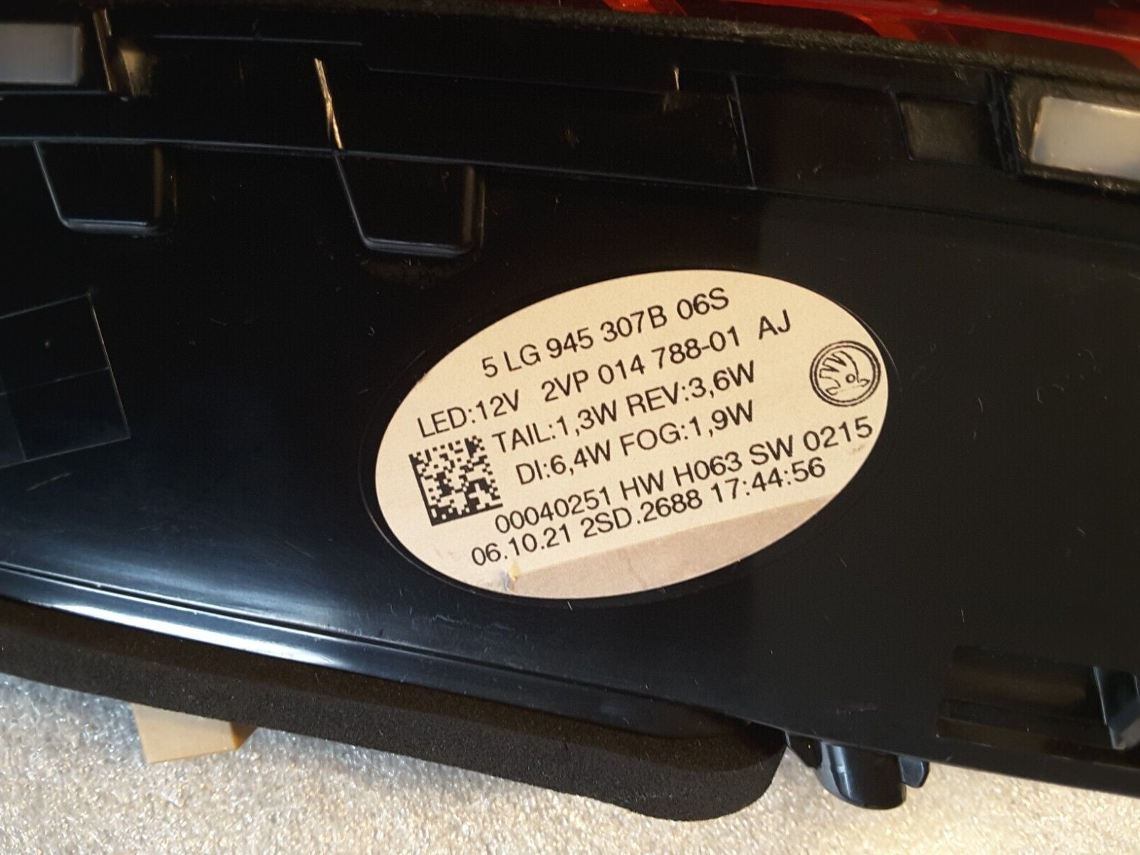 Luz trasera LED izquierda Original Skoda 5LG945307B