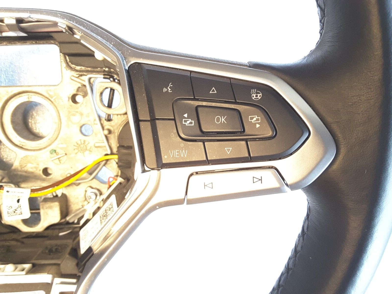 Volante multifunción con calefacción ACC VW Golf 8 VIII Cuero negro líquido.