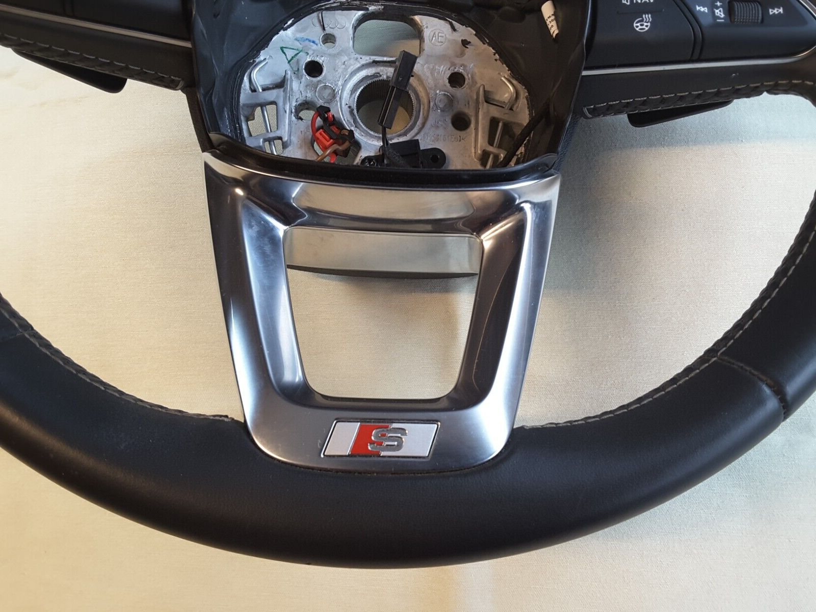 Volante deportivo multifunción de cuero Audi A5 8T 12 Tiptronic negro.