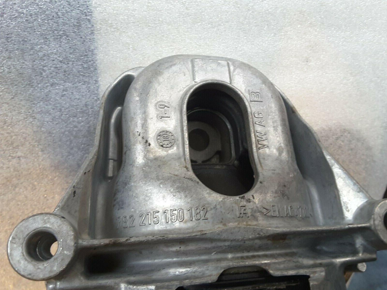 Soporte motor hidráulico lateral izquierdo Audi Q7 3.0 TDI ultra quattro tiptronic.