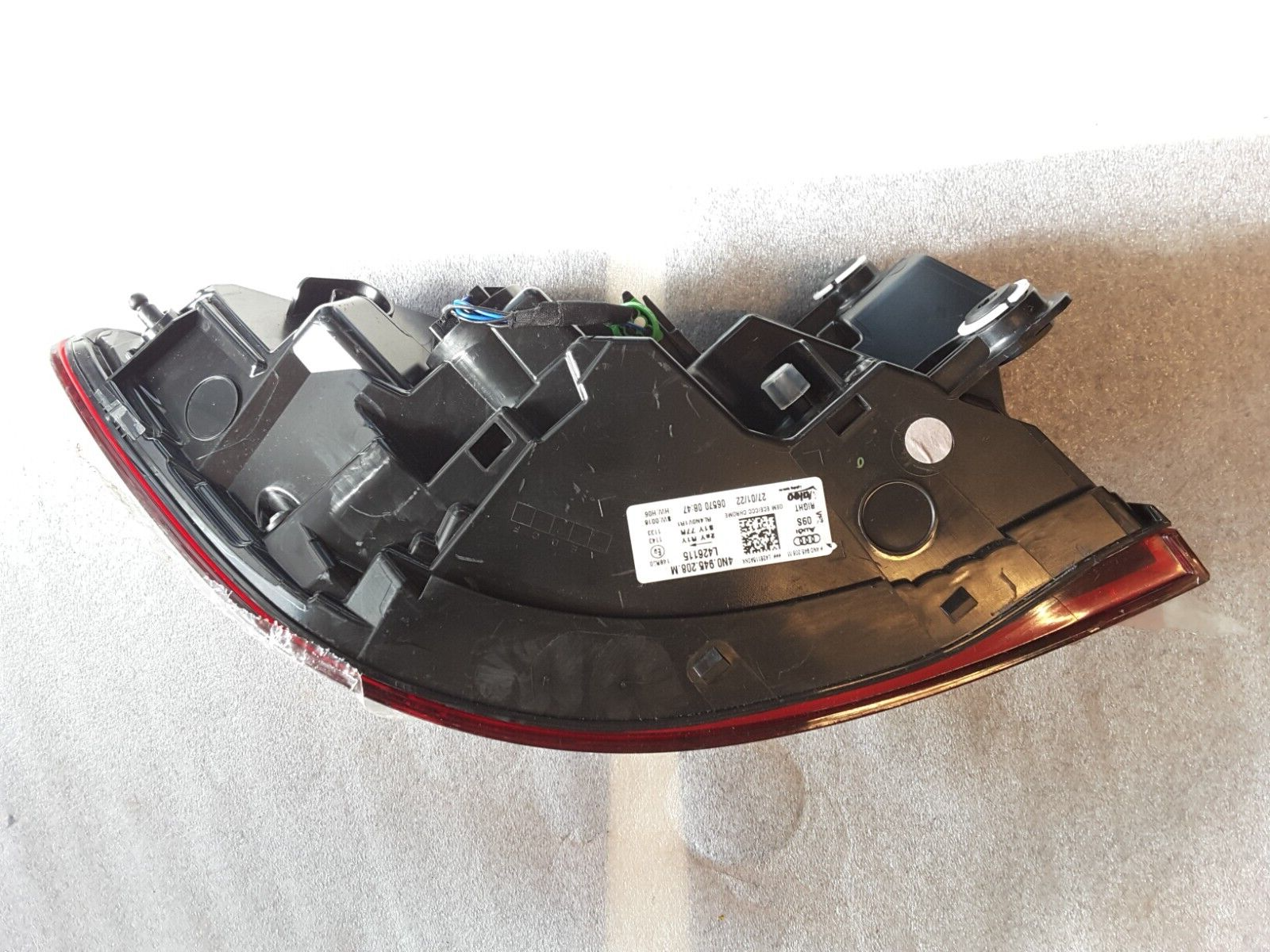 Luz trasera LED derecha Audi A8 4N0945208M NUEVA