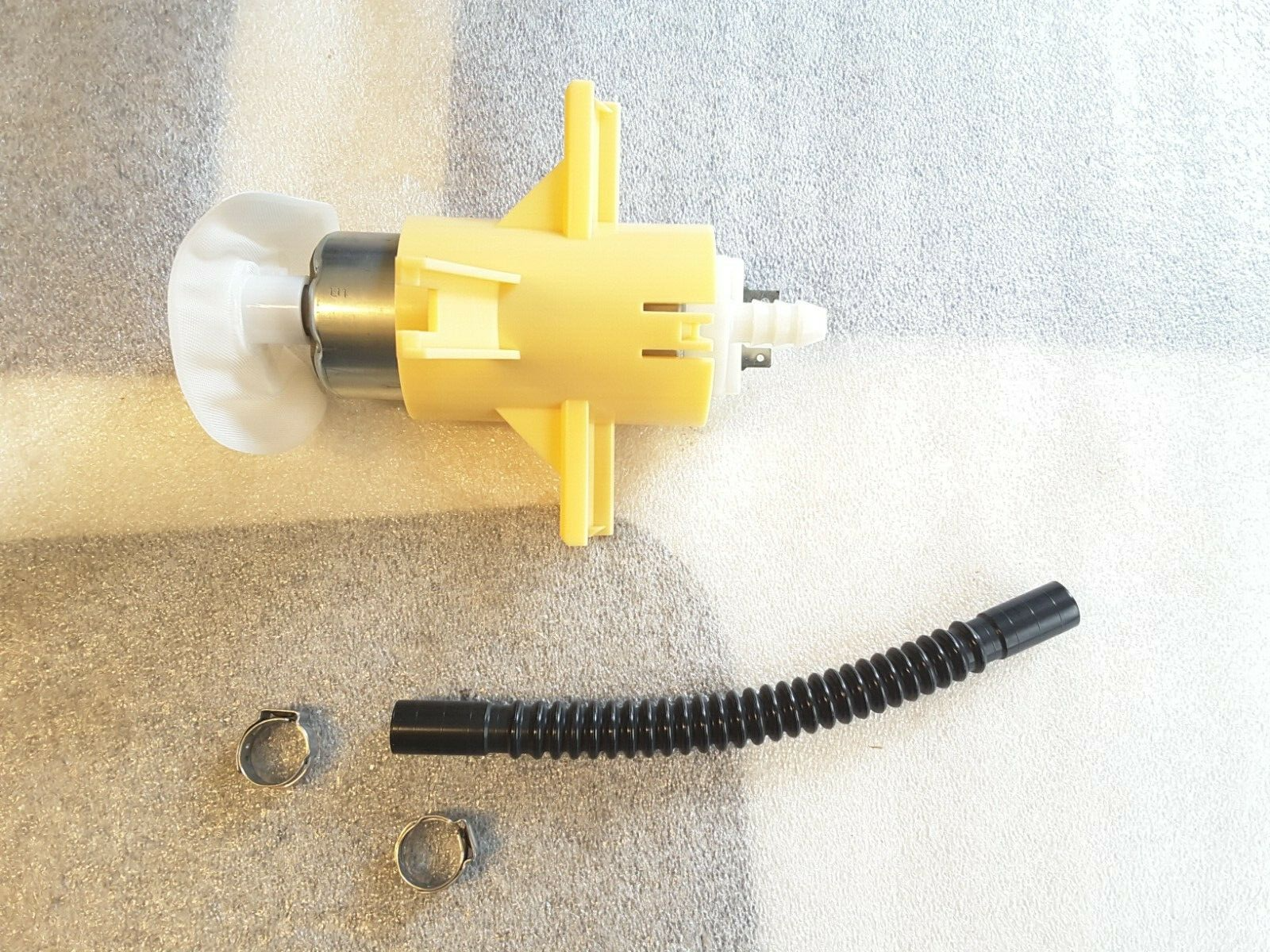 Kraftstoffpumpe EXPERT KITS + VEMO V20-09-0086 für BMW E46 3er Touring Compact