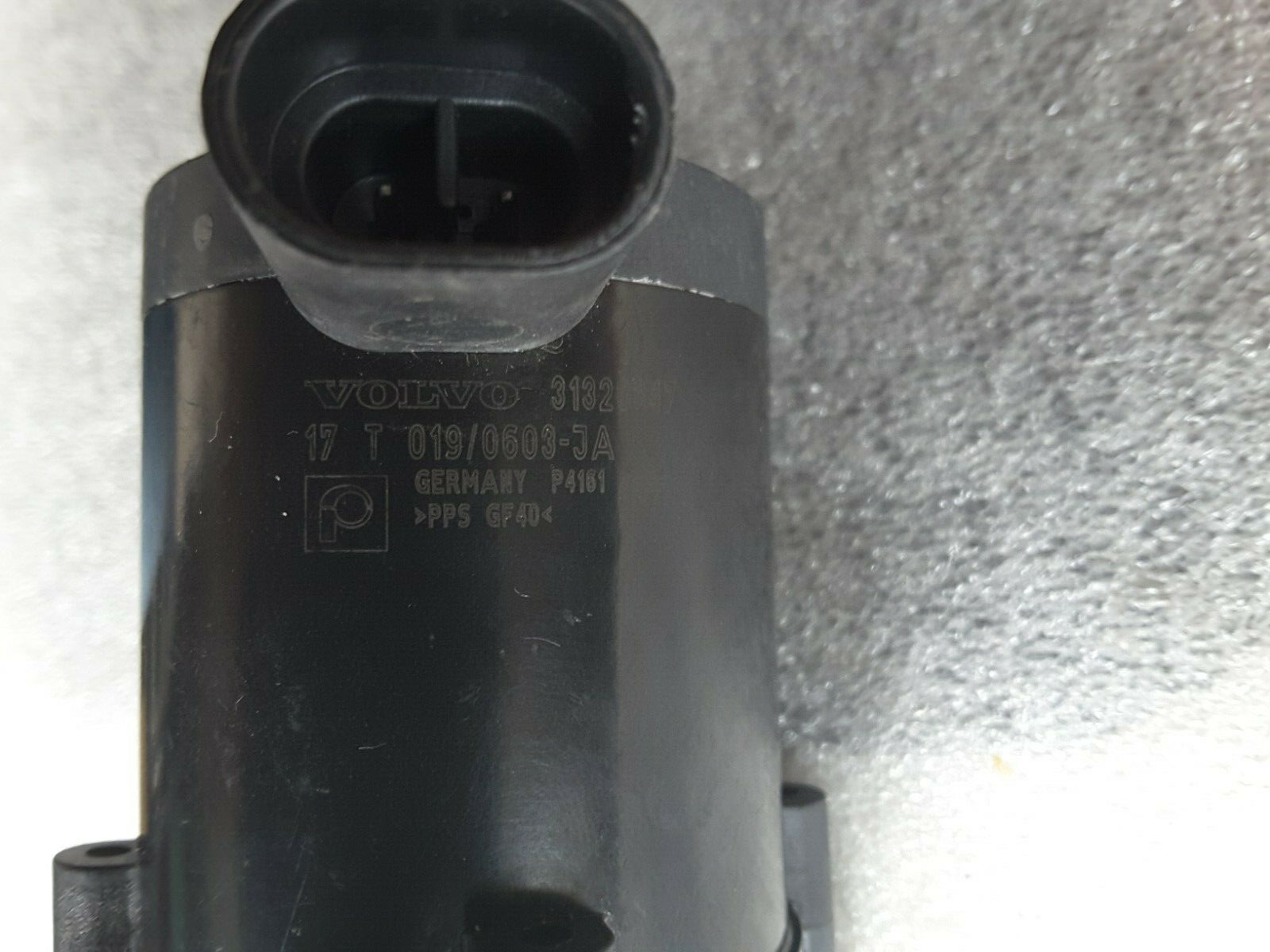 Wasserumwälzpumpe Standheizung Origi. PIERBURG 7.10101.09.0 VOLVO V40 525 ,526