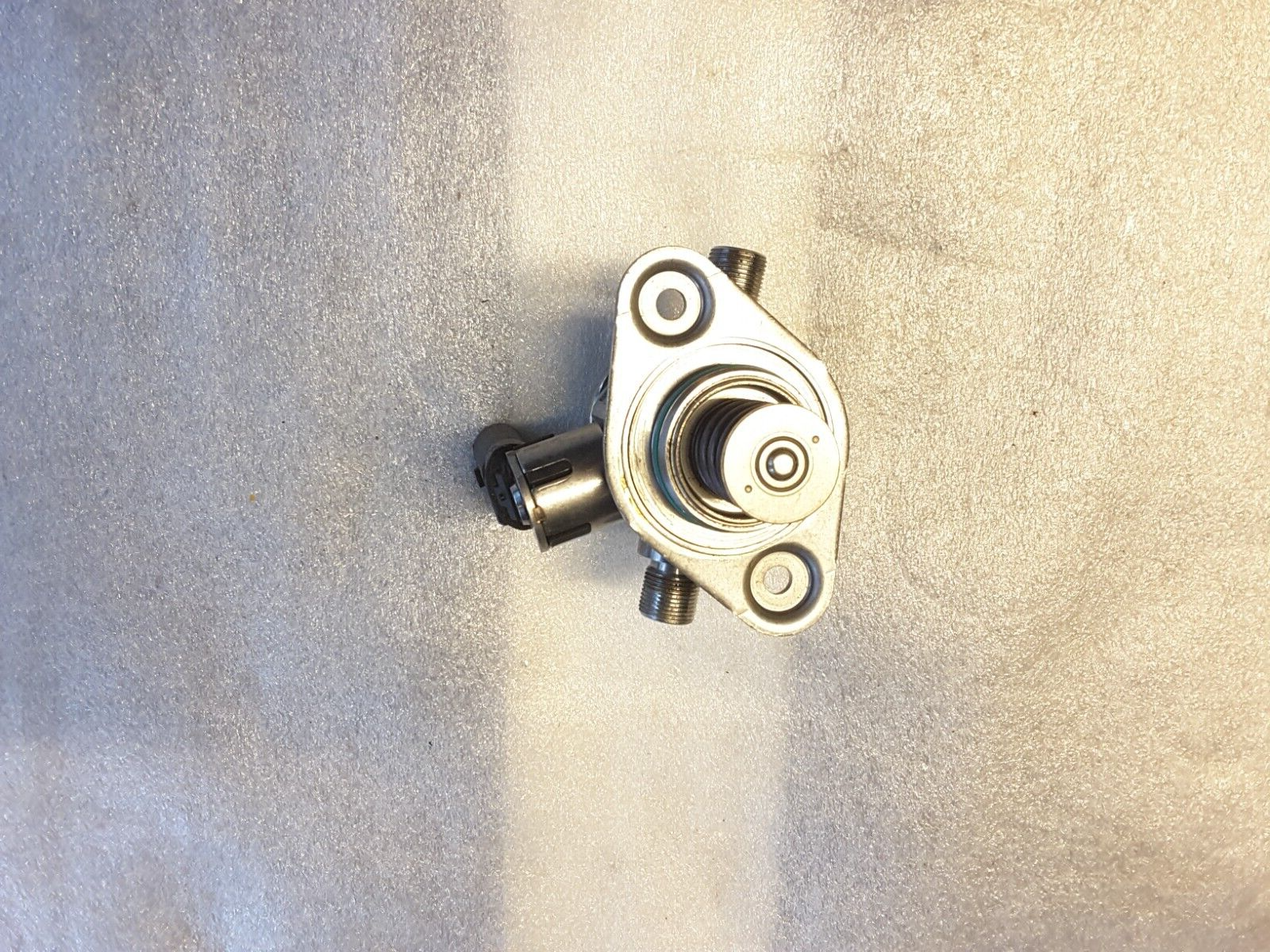 Kraftstoffeinspritzpumpe Mercedes C257 CLS53 AMG EQ 2019 RHD A2560701100