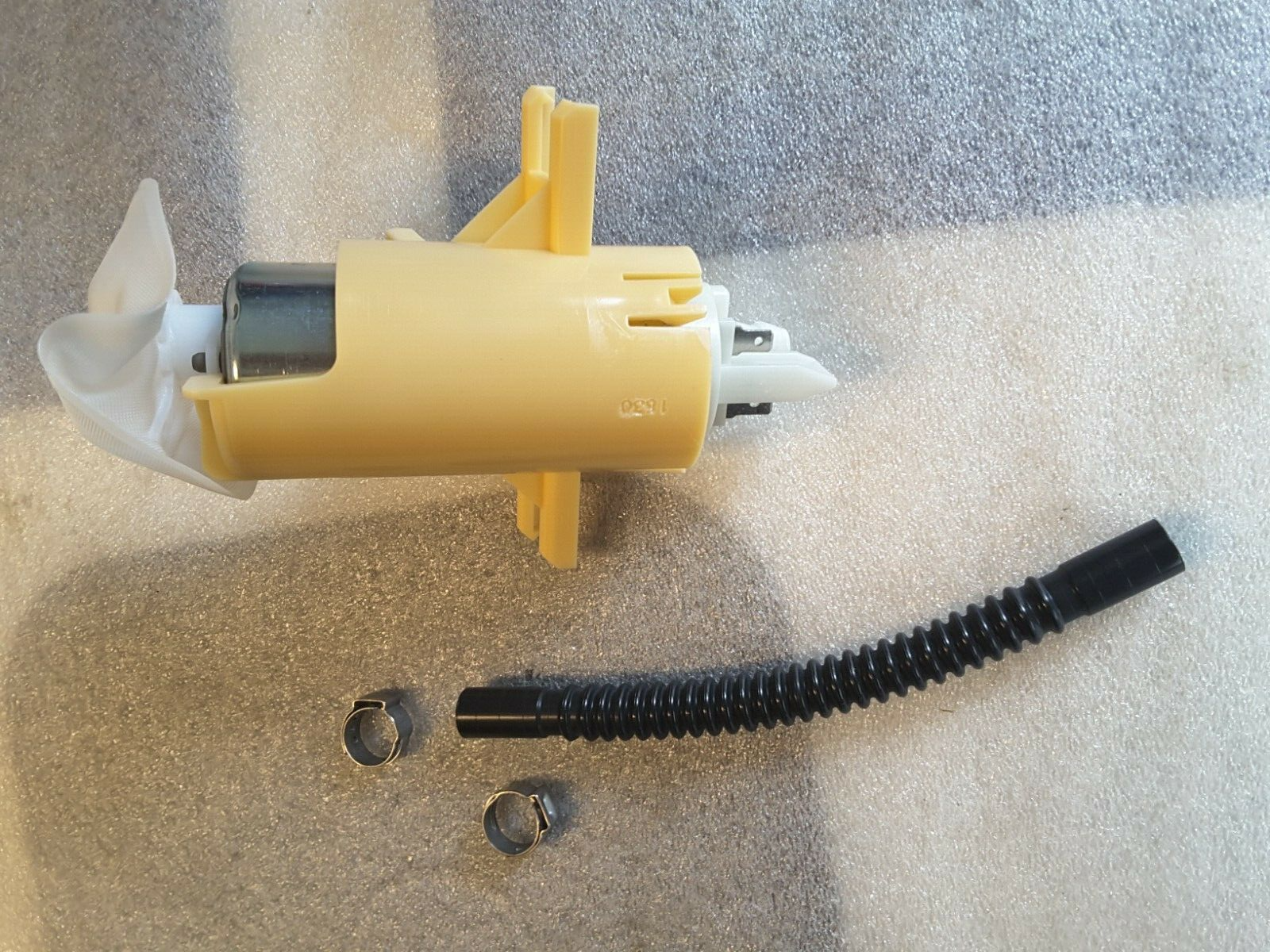 Kraftstoffpumpe EXPERT KITS + VEMO V20-09-0086 für BMW E46 3er Touring Compact