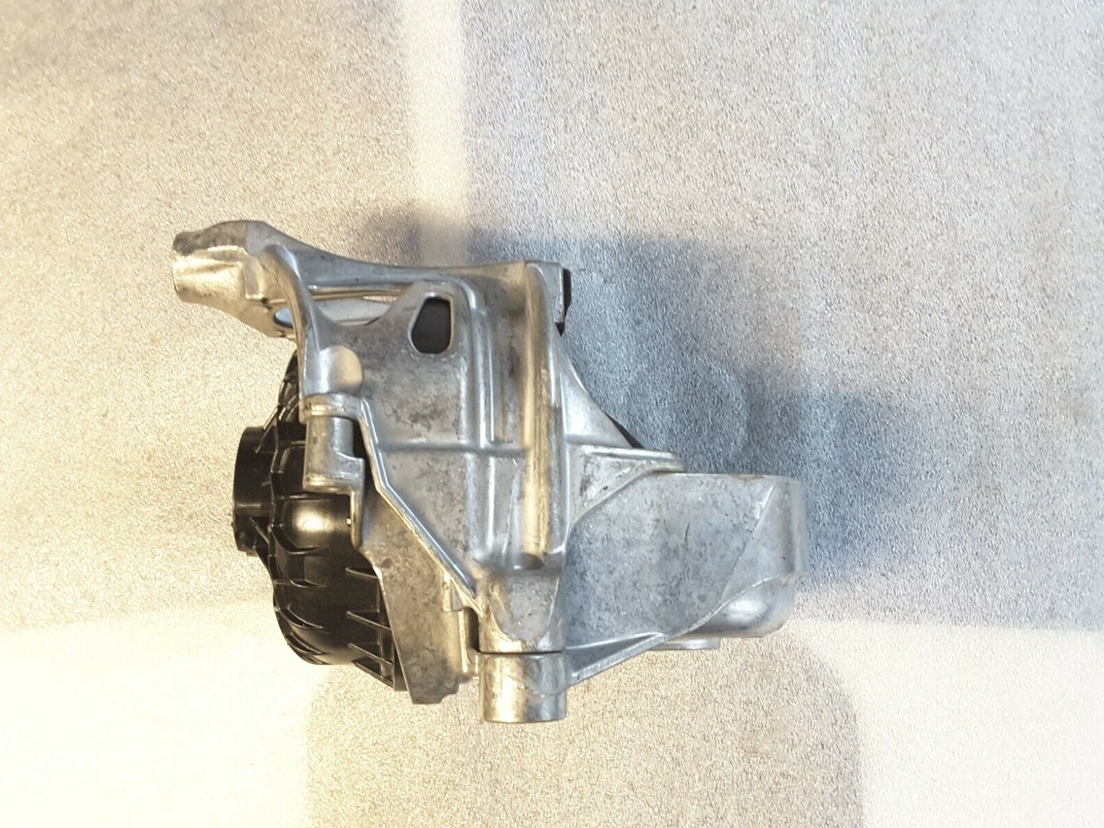 Soporte de motor izquierdo Original VW, Audi 782215147917, 782215147919 Nuevo.