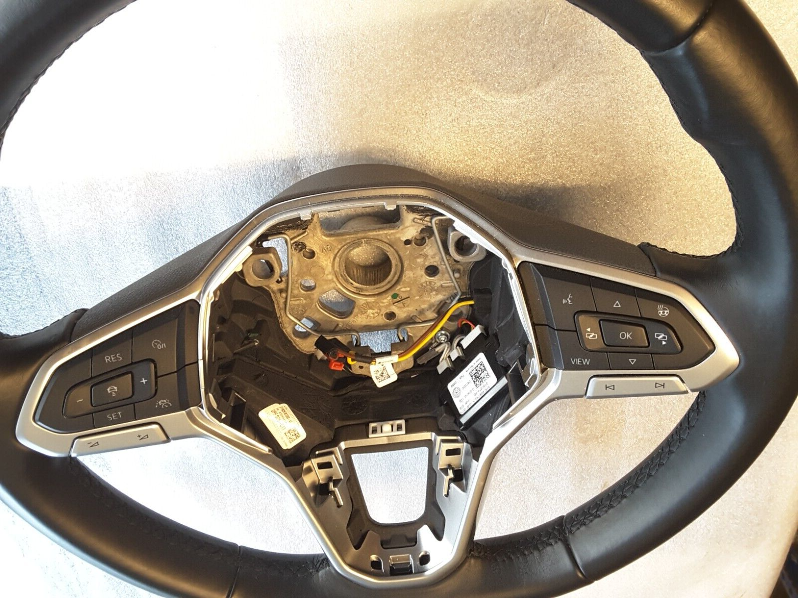 Volante multifunción con calefacción ACC VW Golf 8 VIII Cuero negro líquido.