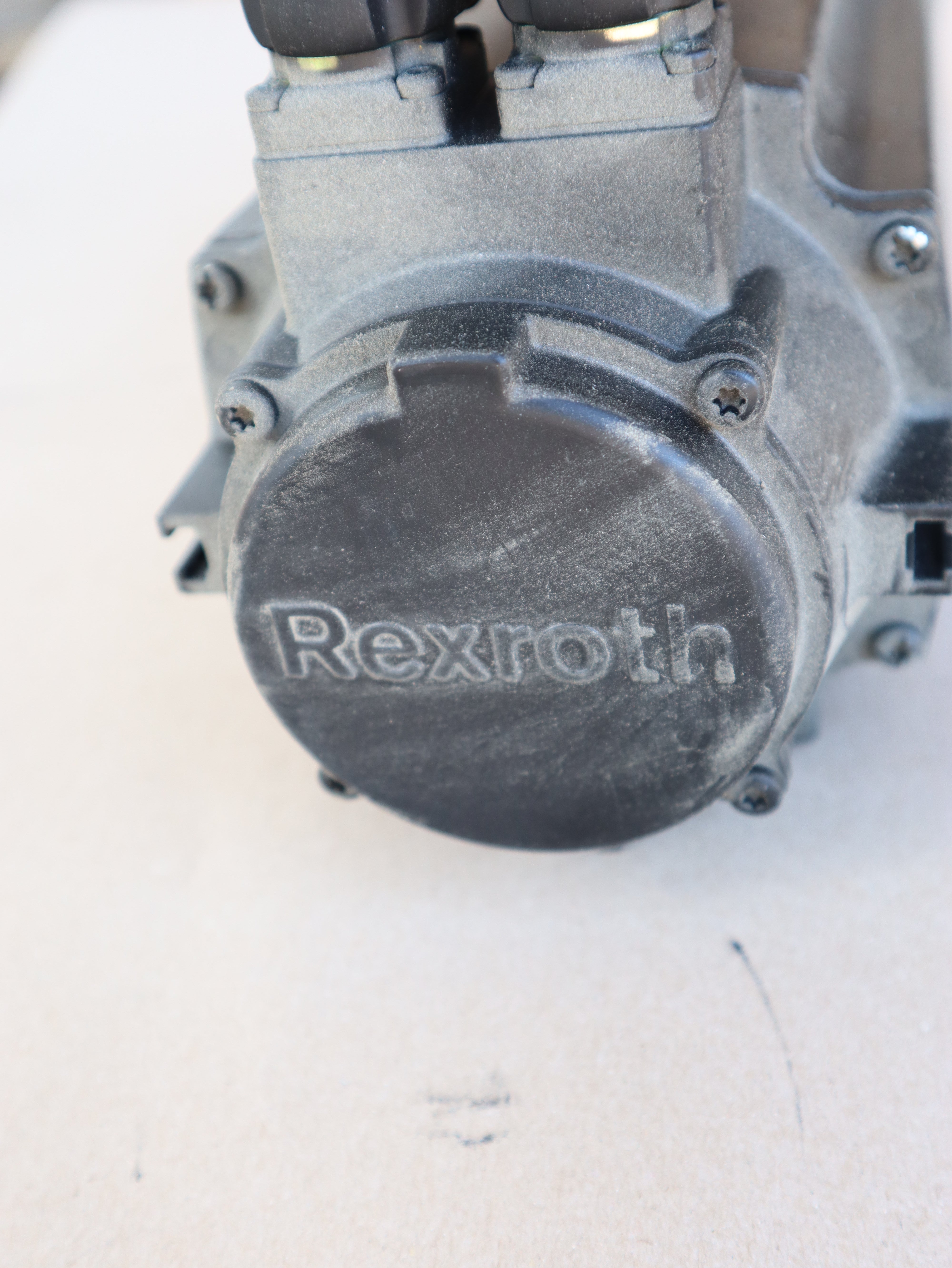 Rexroth 3-PH Permanent Magnet Motor MSK060C-0300-NN-M1-UG1-NNNN Gebraucht