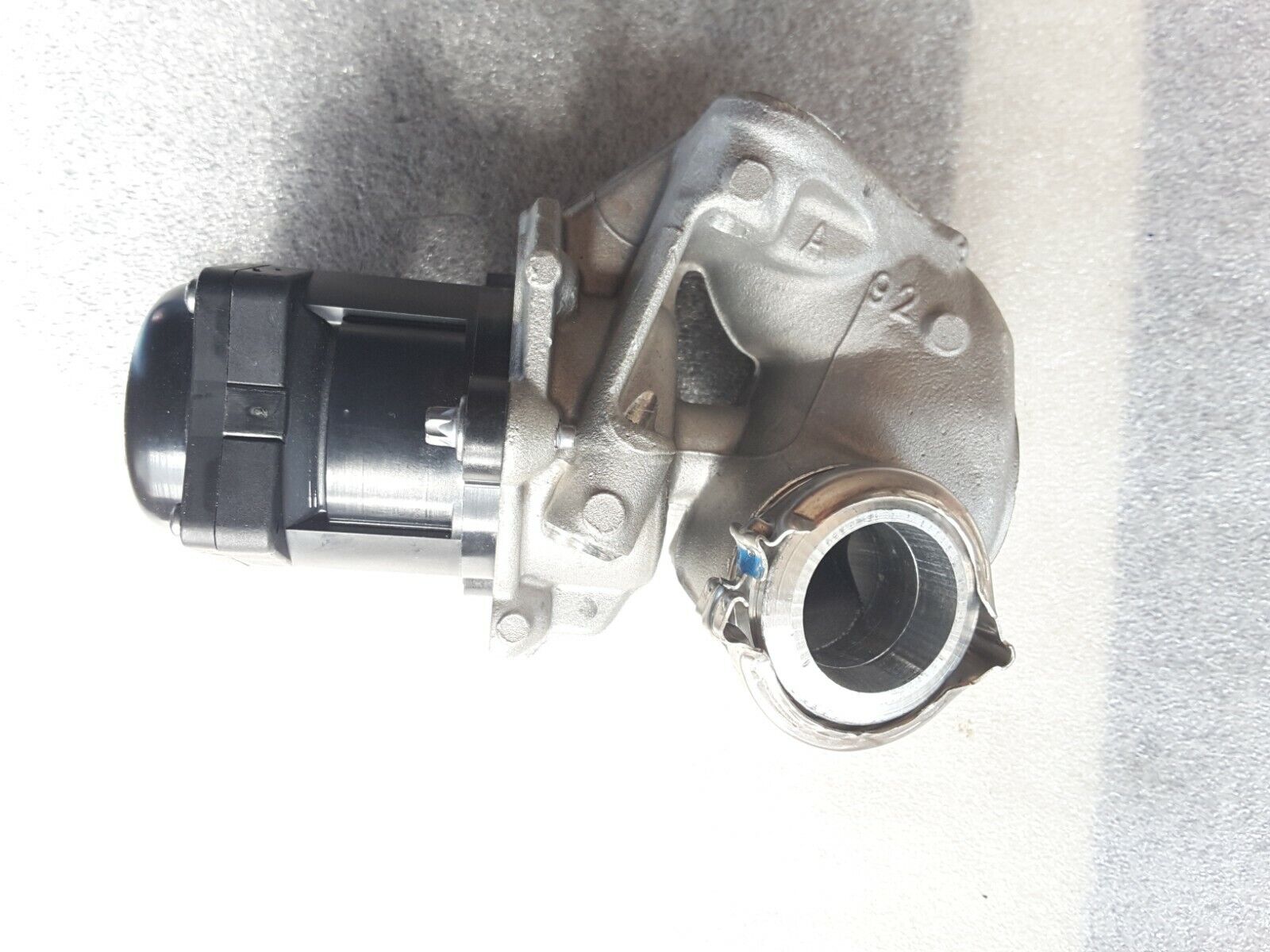 EGR valve FORD PEUGEOT CITROEN MAZDA 1.6 HDI 2001-2008 HELLA 010171-09 NEW.