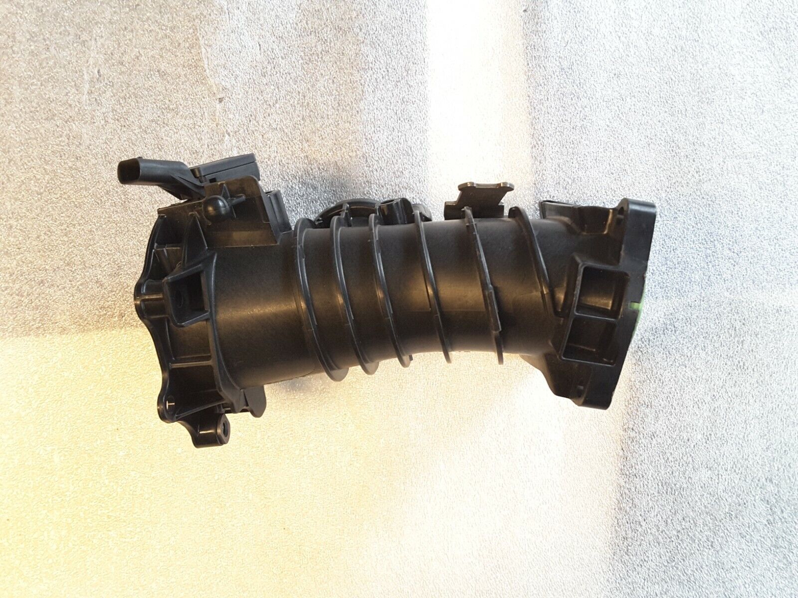 Intake manifold air pipe original VW Audi TDI 059145762DC NEW.