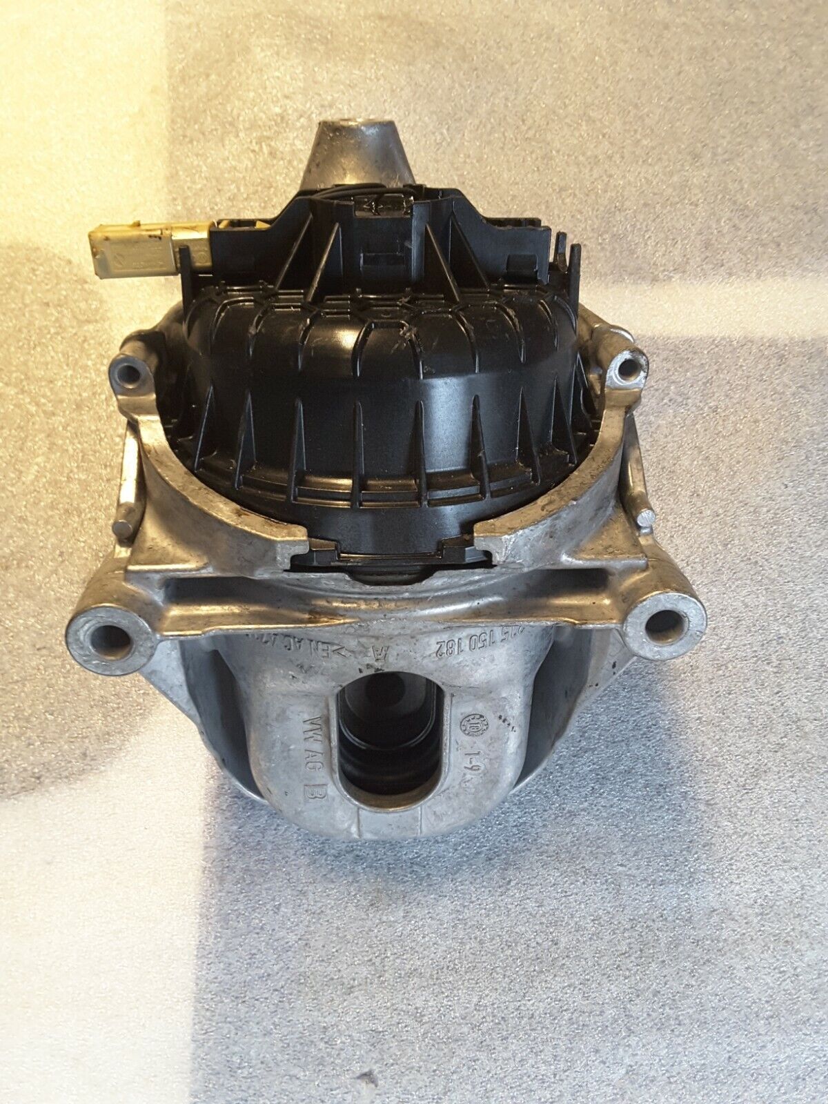 Engine mount hydro mount side left Audi Q7 3.0 TDI ultra quattro tiptronic