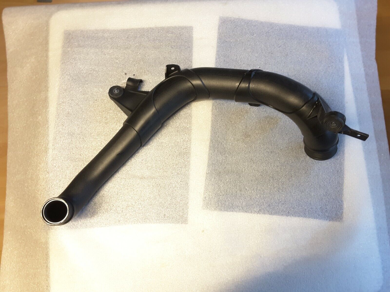 Charge air pipe pressure pipe original VW, Audi TTS 8S 5Q0145762E 5Q0145828A New.