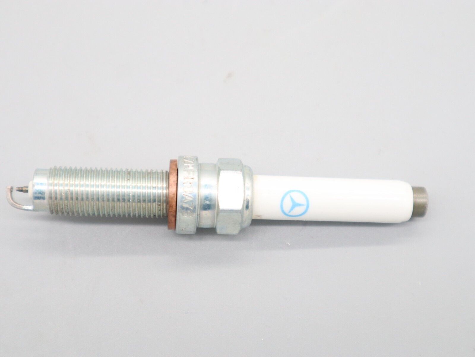 Spark plug original Mercedes-Benz A-Class AMG GT/GT S B-Class SILZMFR8A7S new.