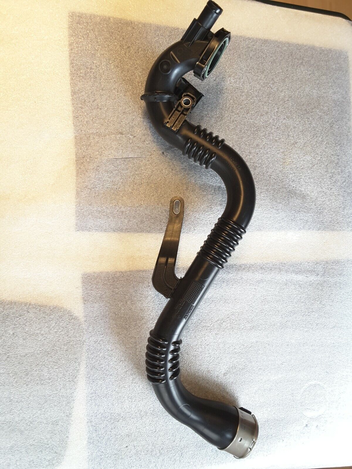 Charge air hose original RENAULT Clio, Nissan Pulsar C13 104954A NEW.