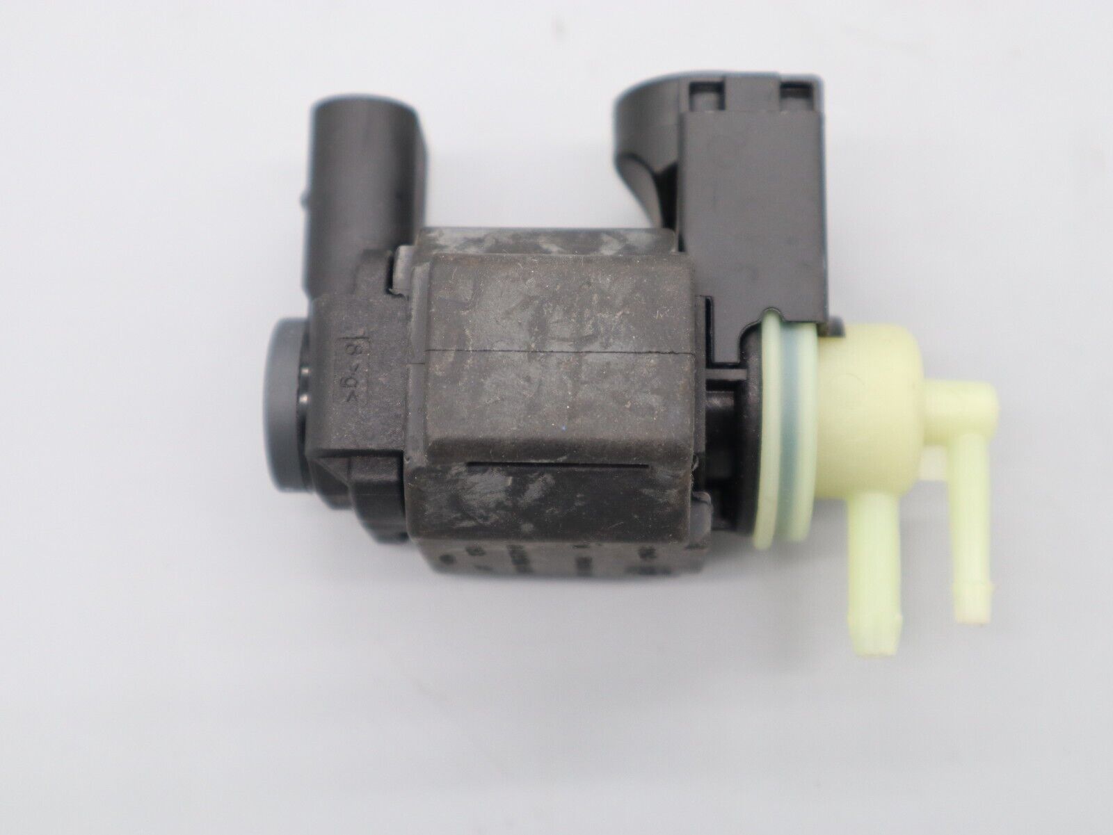 Pressure converter solenoid valve for 6506J Audi Q5 Q7 2012 3.0TDI Rhd 059906609