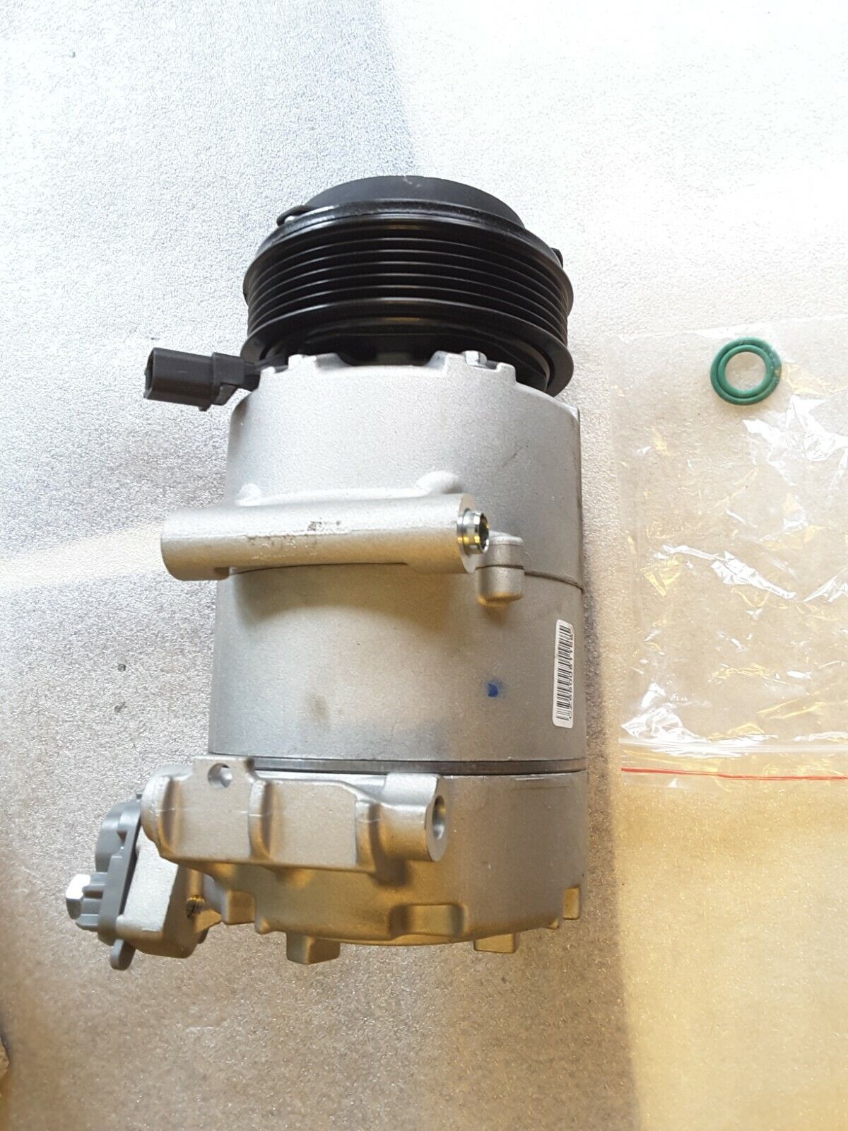 Klimaanlage Kompressor Original HELLA 8FK 351 272-681 FORD Neu.