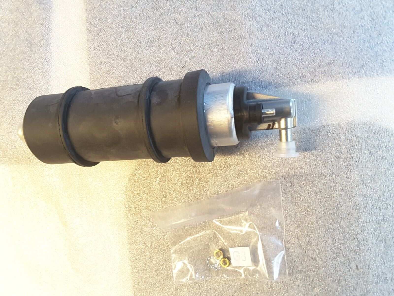 Fuel pump original Metzger 2250216 MERCEDES SLK W124 PUCH S124 12 NEW.