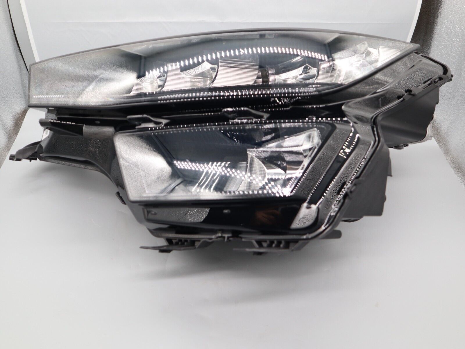 Headlight Left LED 566941009 Skoda Kodiaq New.