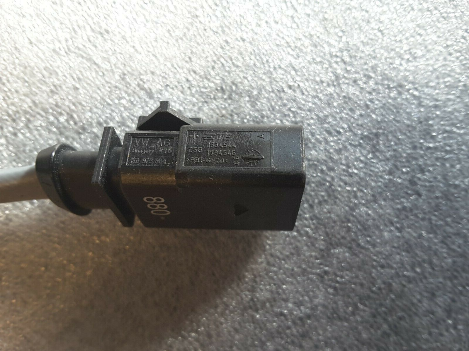 Lambda sensor original VW 8K0906262G for Audi Porsche NEW.